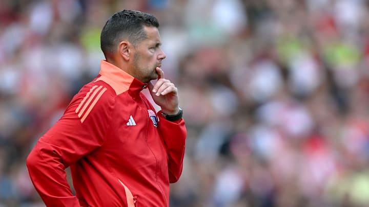 Pierre Sage et l'OL restent sur une victoire. Pierre Sage et l'OL restent sur une victoire.