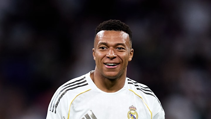 Kylian Mbappé devrait bien faire partie du onze d'Alvaro Arbeloa pour le déplacement à Barcelone