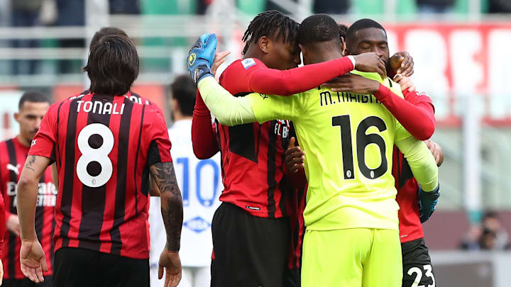 L'esultanza del Milan dopo il goal di Leão