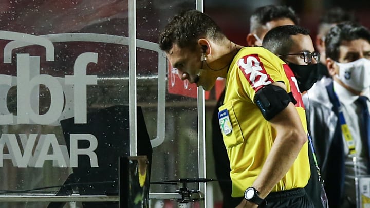 Tecnologia do VAR foi implantada na Série A do Campeonato Brasileiro pela primeira vez em 2019