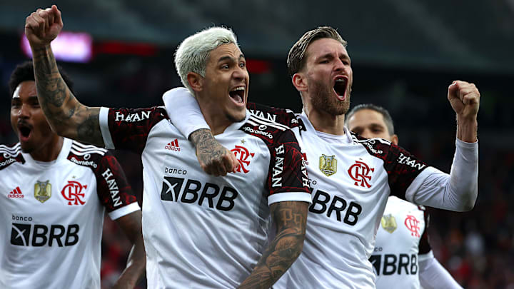 Flamengo empata por 2 a 2 diante do Athletico-PR pela semifinal da Copa do Brasil.