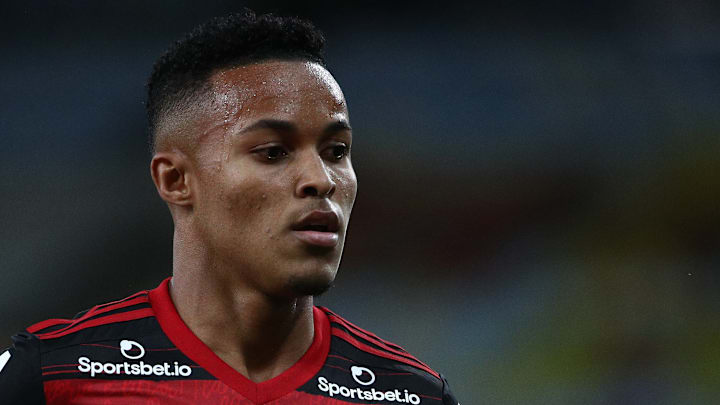 Promessa do Flamengo e dono de multa milionária, Lázaro passou em branco neste final de semana