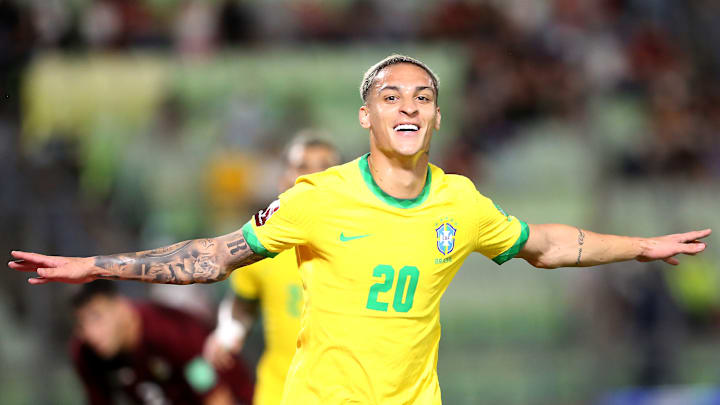 Antony já marcou nove gols e deu sete assistências em 22 jogos pelo Ajax nesta temporada