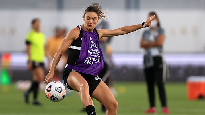 Gabi Zanotti retorna ao time alvinegro após se recuperar de lesão