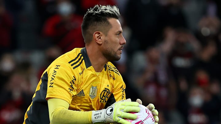 Diego Alves já tem o nome marcado na história do Flamengo. Diego Alves já tem o nome marcado na história do Flamengo.
