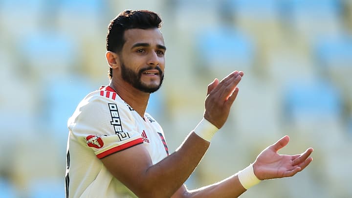 Henrique Dourado foi contratado pelo Cruzeiro neste ano