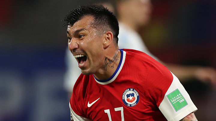 Chileno já atuou em clubes como Sevilla e Inter de Milão