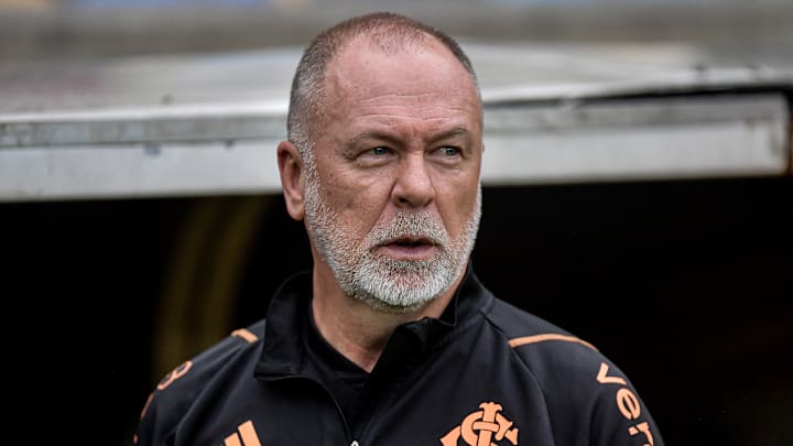 Mano Menezes, ex-Inter, foi procurado pelo Santos