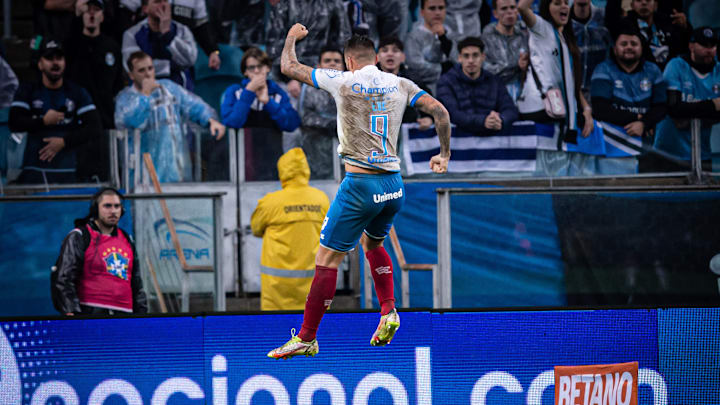 Everaldo anotou um hat-trick na Serrinha Everaldo anotou um hat-trick na Serrinha