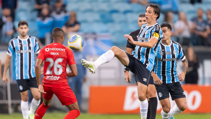 Athletico-PR e Grêmio se enfrentam pela 21ª rodada Athletico-PR e Grêmio se enfrentam pela 21ª rodada