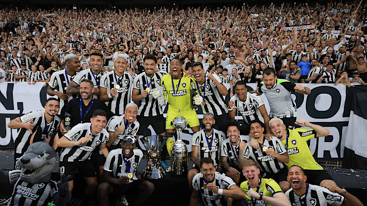 Botafogo ganhou do São Paulo por 2 a 1, com gols de Savarino e Gregore, na última rodada do Brasileirão 2024