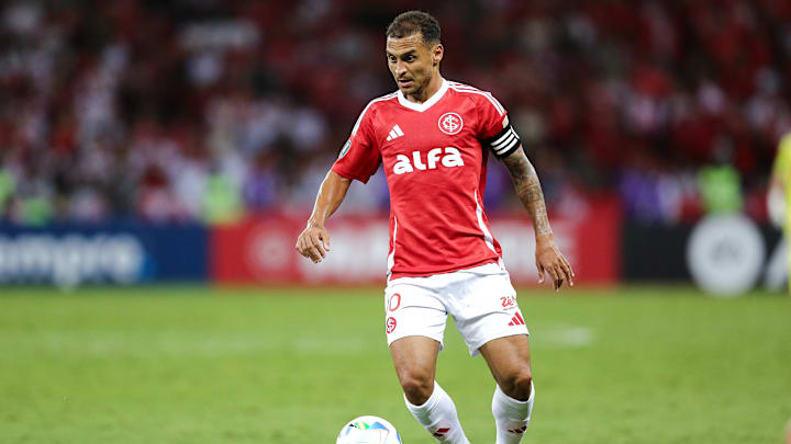 Alan Patrick é o destaque do Colorado