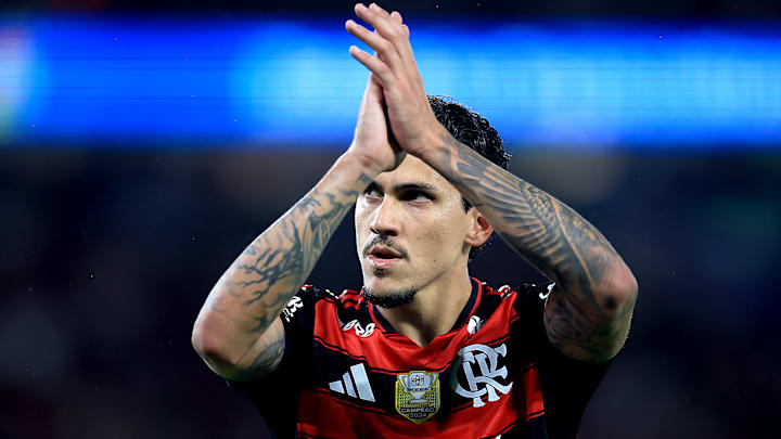 Pedro tenta recuperar o bom futebol para ter sequência no Flamengo 