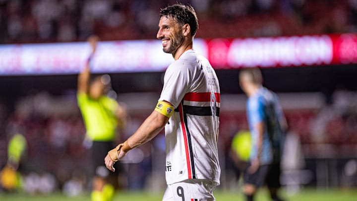 São Paulo, de Calleri, lidera o Brasileirão 2026