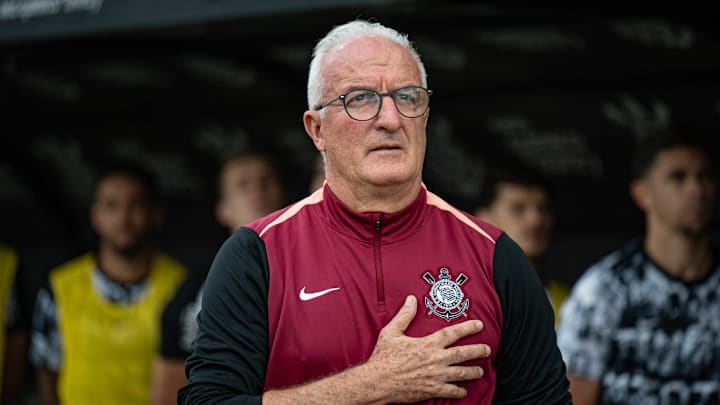 Dorival está pressionado no comando do Corinthians