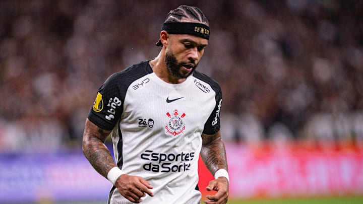 Memphis Depay entrou em campo pela última vez em 12 de março