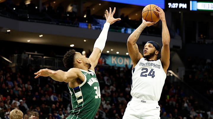 Memphis Grizzlies v Milwaukee Bucks