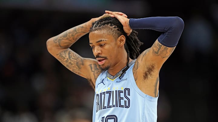 Phoenix Suns v Memphis Grizzlies