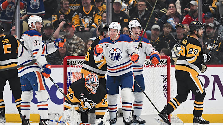 Edmonton Oilers v Pittsburgh Penguins Edmonton Oilers v Pittsburgh Penguins