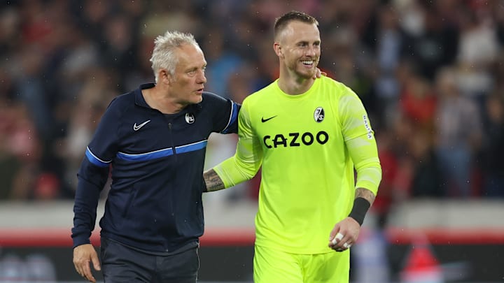 Mark Flekken mit Christian Streich