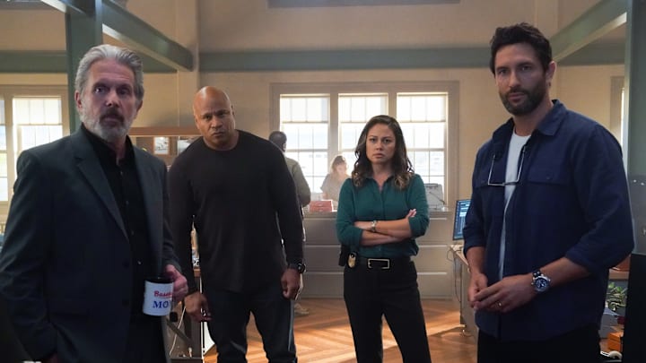 “Deep Fake” – Tennant, Jimmy Palmer (Brian Dietzen) and Sam Hanna (LL COOL J) find themselves captured by a woman claiming to be a CIA agent demanding intel from the team. Also, Jesse, Ernie, Whistler and Alden Parker (Gary Cole) learn about an asset that arrived in Hawai’i who could be connected to several overseas assassinations, on the CBS Original series NCIS: HAWAI’I, Monday, Jan. 2 (9:00-10:00 PM, ET/PT) on the CBS Television Network, and available to stream live and on demand on