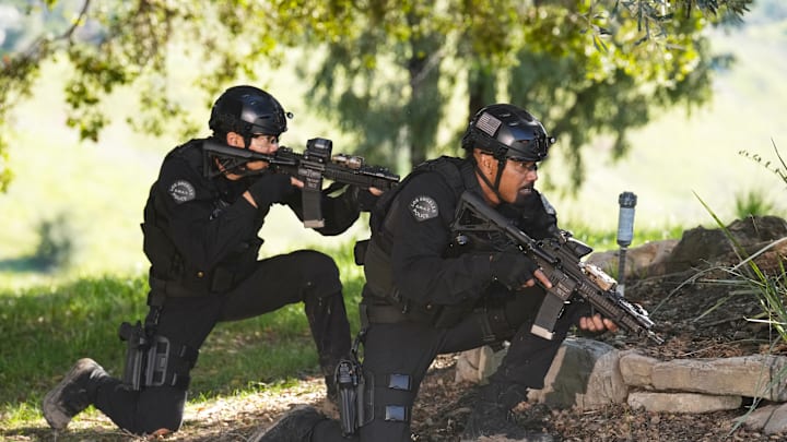 “Family Man” – The SWAT team faces off with a family of doomsday preppers barricaded inside their fortress of a home, and Deacon finds himself at the center of the storm. Also, Tan clashes with a reporter covering the situation and Powell grapples with meeting the child she gave up for adoption 18 years ago, on S.W.A.T., Friday, April 12 (8:00-9:00 PM, ET/PT) on the CBS Television Network, and streaming on Paramount+ (live and on demand for Paramount+ with SHOWTIME subscribers, or on demand for