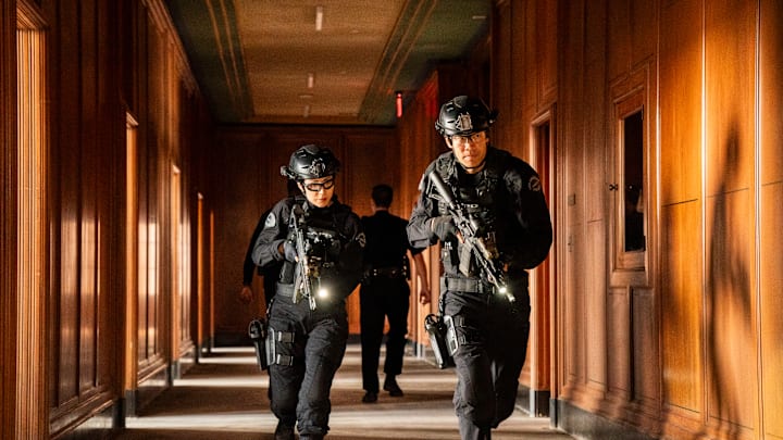 “SNAFU” – As 20-Squad scrambles to track down a cold-blooded sniper terrorizing Los Angeles, Hondo discovers a link to his own South L.A. neighborhood that brings a personal twist to the hunt for the deadly shooter. Meanwhile, Tan finds himself questioning his leadership abilities while Powell and Alfaro compete in a classic game of SWAT tag, on S.W.A.T., Friday, April 26 (8:00-9:00 PM, ET/PT) on the CBS Television Network, and streaming on Paramount+ (live and on demand for Paramount+ with