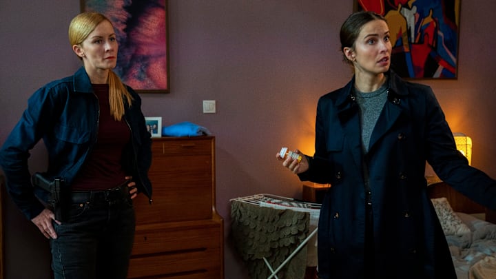 “Hail Mary” – Vo goes undercover when the Fly Team investigates the mysterious death of an American model in Milan. Also, Kellett is caught off guard when Dandridge arrives looking for visibility on the case, on the CBS Original series FBI: INTERNATIONAL, Tuesday, Dec. 13 (9:00-10:00 PM, ET/PT) on the CBS Television Network, and available to stream live and on demand on Paramount+. Pictured (L-R): Eva-Jane Willis as Europol Agent Megan “Smitty” Garretson and Heida Reed as Special Agent Jamie