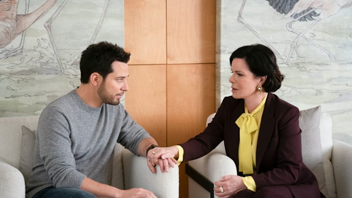 “Dial Margaret for Murder” – While in the hospital recovering from an emergency appendectomy, Todd is convinced he overheard a plot to murder someone. When Margaret realizes her difficult but very important clients are interested in Todd’s theories, she jumps into the role of private investigator and brings them along for the ride. Also, Todd gets to meet his personal guru, Dick Franks, a grizzled veteran private investigator who shares the hospital room with him, on the CBS Original drama SO