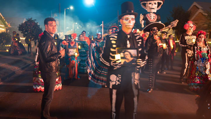9-1-1 - “Día de los Muertos” - The 118’s beliefs are put to the test as they respond to emergency calls involving a Jack-o’-lantern and a few more jump scares than they were expecting on Halloween. THURSDAY, NOV. 6 (8:00-9:00 p.m. EST) on ABC. (Disney/Christopher Willard)
RYAN GUZMAN 9-1-1 - “Día de los Muertos” - The 118’s beliefs are put to the test as they respond to emergency calls involving a Jack-o’-lantern and a few more jump scares than they were expecting on Halloween. THURSDAY, NOV. 6 (8:00-9:00 p.m. EST) on ABC. (Disney/Christopher Willard)
RYAN GUZMAN