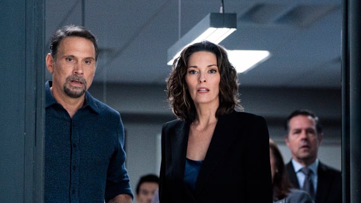 “Lone Wolf” – Pictured (L-R): Jeremy Sisto as Assistant Special Agent in Charge Jubal Valentine and Alana De La Garza as Special Agent in Charge Isobel Castille. Photo: Bennett Raglin/CBS ©2025 CBS Broadcasting, Inc. All Rights Reserved. “Lone Wolf” – Pictured (L-R): Jeremy Sisto as Assistant Special Agent in Charge Jubal Valentine and Alana De La Garza as Special Agent in Charge Isobel Castille. Photo: Bennett Raglin/CBS ©2025 CBS Broadcasting, Inc. All Rights Reserved.