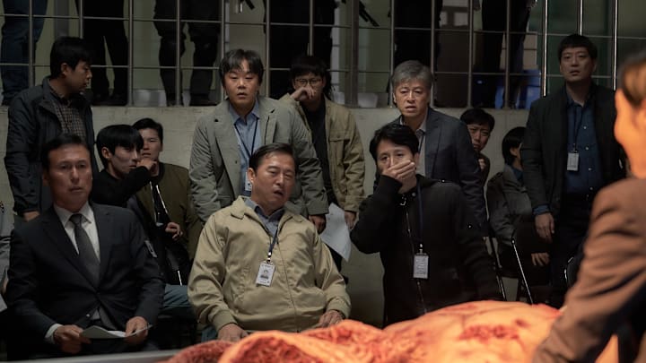 Parasyte: The Grey (L to R) Kim In-kwon as Kang Won-seock, Kwon Hae-hyo as Kim Chul-min in Parasyte: The Grey Cr. Cho Wonjin/Netflix © 2024