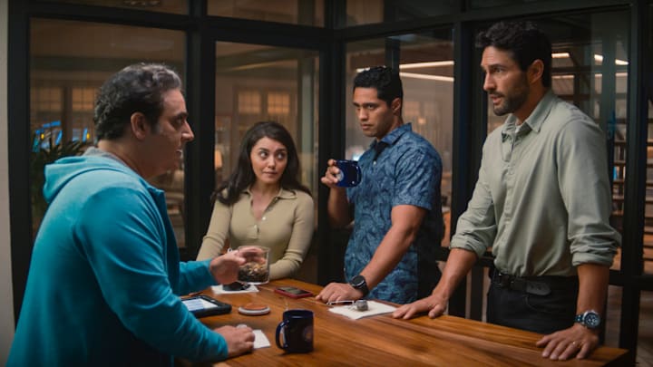 “Past Due” – The discovery of a dead former MI6 agent uncovers secrets from Tennant’s past, forcing her to go to extreme lengths to track down the killer, on part one of the second season finale of the CBS Original series NCIS: HAWAI’I, Monday, May. 15 (10:00-11:00 PM, ET/PT) on the CBS Television Network, and available to stream live and on demand on Paramount+*. Pictured: Jason Antoon as Ernie Malik, Yasmine Al-Bustami as Lucy Tara, Alex Tarrant as Kai Holman, and Noah Mills as Jesse Boone.