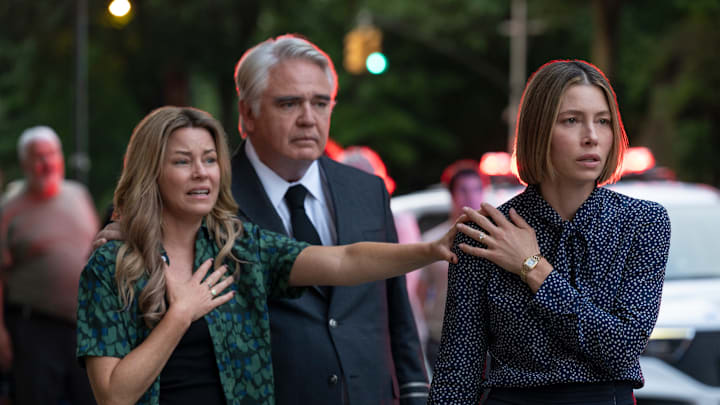 Elizabeth Banks and Jessica Biel in The Better Sister
