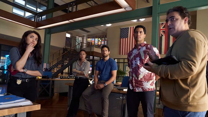 NCIS: HAWAII (10:00-11:00 PM) Julie White Guest Stars “Dies Irae” – When a figure from Tennant’s (Vanessa Lachey) CIA past re-emerges, the NCIS team seeks help from the most unlikely place to catch a killer who threatens to destroy everything Tennant has built. Part two of the season two finale. Pictured: Yasmine Al-Bustami as Lucy Tara, Vanessa Lachey as Jane Tennant, Noah Mills as Jesse Boone, Alex Tarrant as Kai Holman, and Jason Antoon as Ernie Malik. Photo: Karen Neal/CBS ©2023 CBS