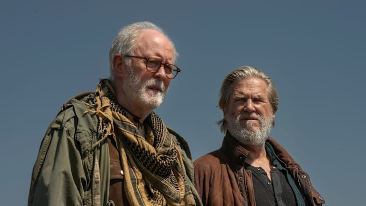 THE OLD MAN - Season 2- Pictured: (l-r) John Lithgow as Harold Harper, Jeff Bridges as Dan Chase. CR: FX/Bryan Cohen.