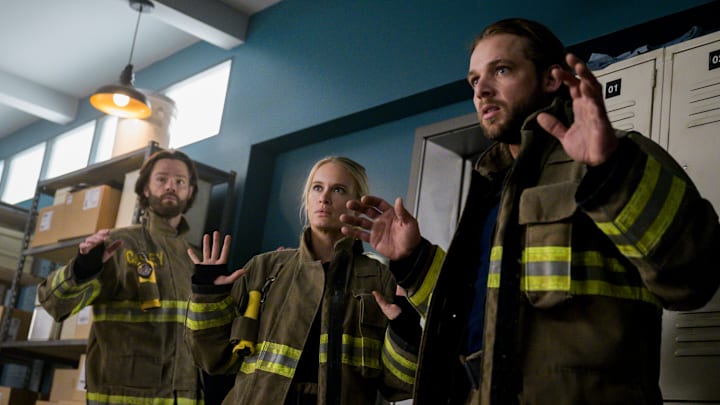 “False Alarm” – Station 42 responds to a false alarm call that escalates into a dangerous hostage situation, on FIRE COUNTRY, Friday, Dec. 6 (9:00-10:00 PM, ET/PT) on the CBS Television Network, and streaming on Paramount+ (live and on-demand for Paramount+ with SHOWTIME subscribers, or on-demand for Paramount+ Essential subscribers the day after the episode airs)*. Jared Padalecki guest stars as Camden, a SoCal firefighter who immediately recognizes Bode’s raw talent.