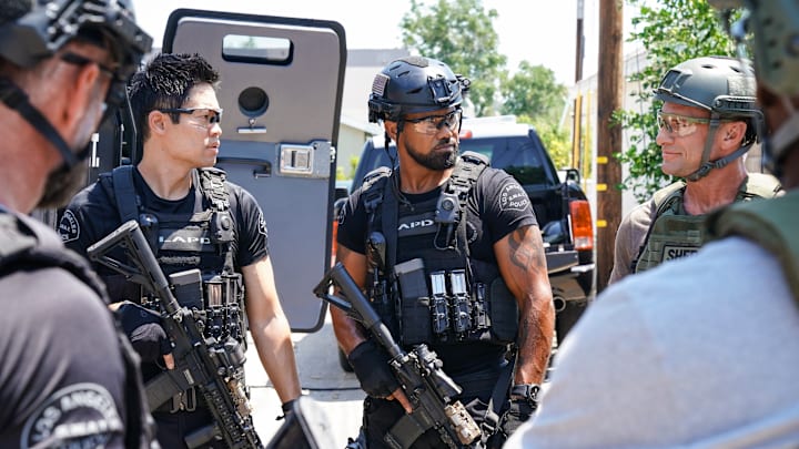 “Gang Unit” – When a spree of brutal stash house robberies spills into L.A., 20-Squad must team up with the sheriff’s department’s gang unit to unmask a violent crew who leaves no witness alive, on S.W.A.T., Friday, Oct. 25 (8:00-9:00 PM, ET/PT) on the CBS Television Network, and streaming on Paramount+ (live and on-demand for Paramount+ with SHOWTIME subscribers, or on-demand for Paramount+ Essential subscribers the day after the episode airs)*. Pictured (L-R): David Lim as Victor Tan and