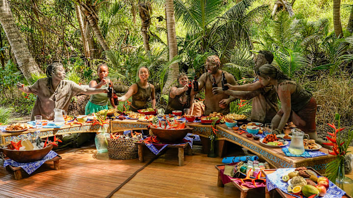 “Doing the Damn Thing” – A mad dash ensues when an opportunity to get ahead in the game lands on the beach. Then, information is a free-for-all when players talk strategy over a reward meal, on SURVIVOR, Wednesday, April 2 (8:00-9:30 PM, ET/PT) on the CBS Television Network, and available to stream on Paramount+* (live and on-demand for Paramount+ with SHOWTIME subscribers, or on-demand for Paramount+ Essential subscribers the day after the episode airs)*. Jeff Probst serves as host and