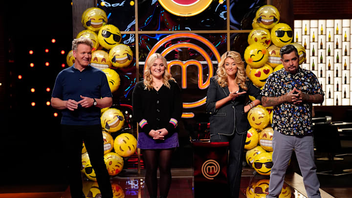 MASTERCHEF JUNIOR: L-R: Gordon Ramsay, Tilly Ramsay, Daphne Oz and Aarón Sánchez in the “Eating Emoji” season premiere episode of MASTERCHEF JUNIOR airing Monday, March 4 (8:00-9:00PM) ET/PT on FOX. CR: Greg Gayne. © 2024 FOX Media LLC.