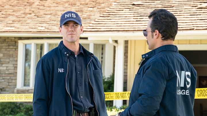 “All’s Not Lost” – Still grieving the loss of his wife and daughter, Gibbs helps the team work a case involving a missing girl. The moment that irrevocably changed Gibbs’ life is revealed, on NCIS: ORIGINS, Monday, Oct. 28 (10:00-11:00 PM, ET/PT) on the CBS Television Network, and streaming on Paramount+ (live and on-demand for Paramount+ with SHOWTIME subscribers, or on-demand for Paramount+ Essential subscribers the day after the episode airs)*. Pictured (L-R): Austin Stowell as Leroy Jethro