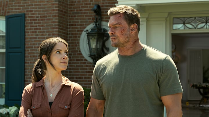 Sonya Cassidy (Susan Duffy), Alan Ritchson (Jack Reacher) in Reacher season 3 - Amazon Prime Video