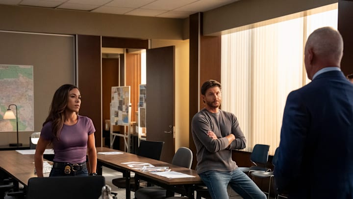 Mark Meachum (Jensen Ackles) and Amber Oliveras (Jessica Camacho) in COUNTDOWN Photo: ELIZABETH MORRIS © AMAZON CONTENT SERVICES LLC
