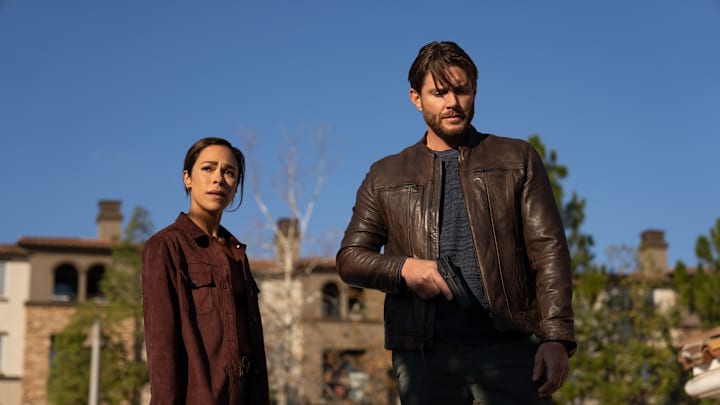 Amber Oliveras (Jessica Camacho) and Mark Meachum (Jensen Ackles)  in COUNTDOWN Photo: ELIZABETH MORRIS © AMAZON CONTENT SERVICES LLC