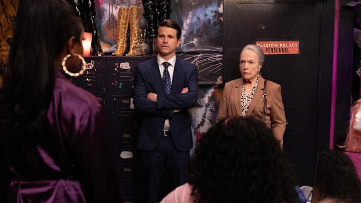 Matlock – Pictured (L-R): Jason Ritter as “Julian Markston” and Kathy Bates as “Madeline Matlock”. Photo: Sonja Flemming/CBS ©2025 CBS Broadcasting, Inc. All Rights Reserved. Matlock – Pictured (L-R): Jason Ritter as “Julian Markston” and Kathy Bates as “Madeline Matlock”. Photo: Sonja Flemming/CBS ©2025 CBS Broadcasting, Inc. All Rights Reserved.