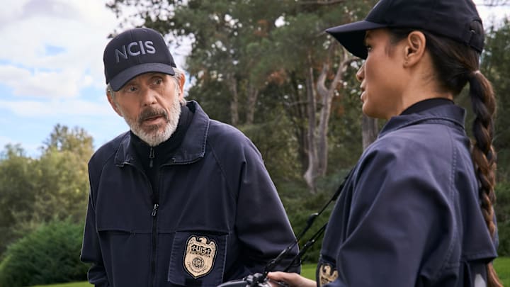 NCIS Ep 23-503--"In Too Deep"- Pictured (L-R): Gary Cole as Special Agent Alden Parker, and Katrina Law as Special Agent Jessica Knight 