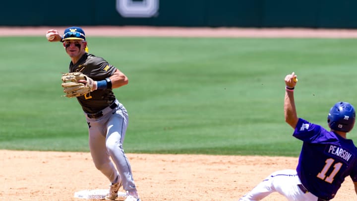 Gavin Kelly 2, The LSU Tigers take on the West Virginia Mountaineers in game 1 of the 2025 NCAA Div 1 Super Regional Baseball Championship at Alex Box Stadium in Baton Rouge, LA. Saturday, June 7, 2025. Gavin Kelly 2, The LSU Tigers take on the West Virginia Mountaineers in game 1 of the 2025 NCAA Div 1 Super Regional Baseball Championship at Alex Box Stadium in Baton Rouge, LA. Saturday, June 7, 2025.