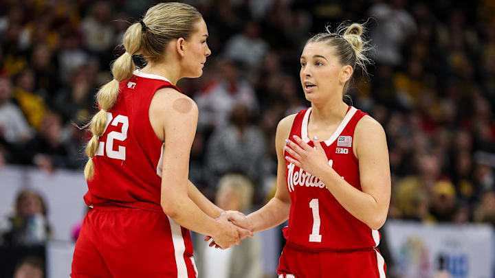 Mar 10, 2024; Minneapolis, MN, USA; Nebraska Cornhuskers guard Jaz Shelley (1) talks to forward