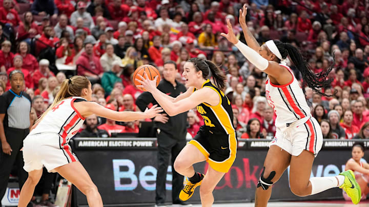 Jan 21, 2024; Columbus, Ohio, USA; Ohio State Buckeyes forward Eboni Walker (22) dribbles between