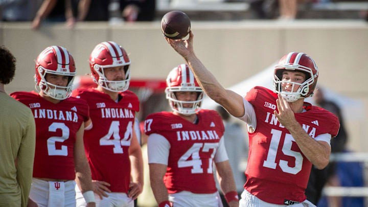 Indiana's Fernando Mendoza (15) gets ready before the start of the Indiana versus Wisconsin football game at Memorial Stadium on Saturday, Nov. 15, 2025.
